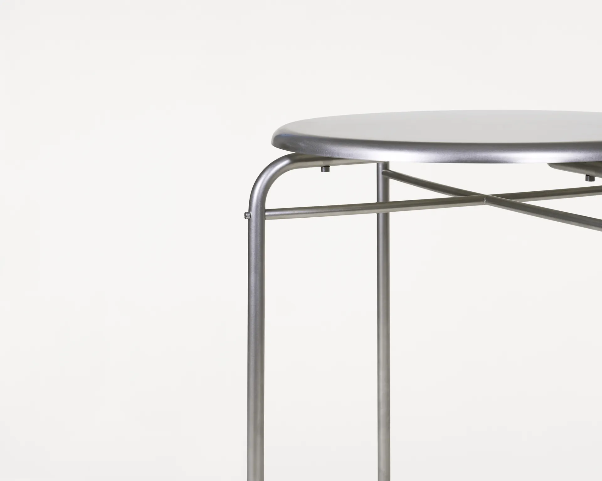 Petit Rond Tisch, Edelstahl, Ø65x73 cm FRAMA