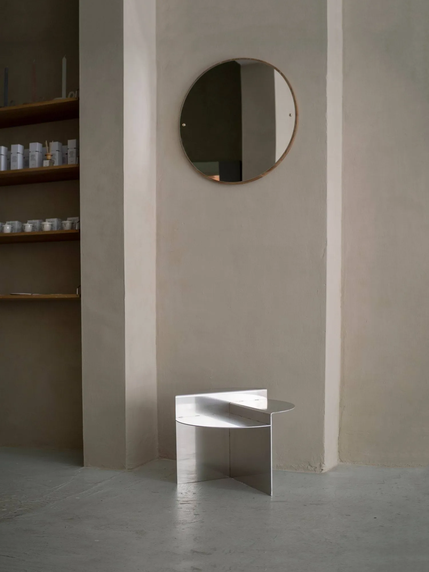 Rivet Beistelltisch, Aluminium, Ø51,3x40 cm FRAMA