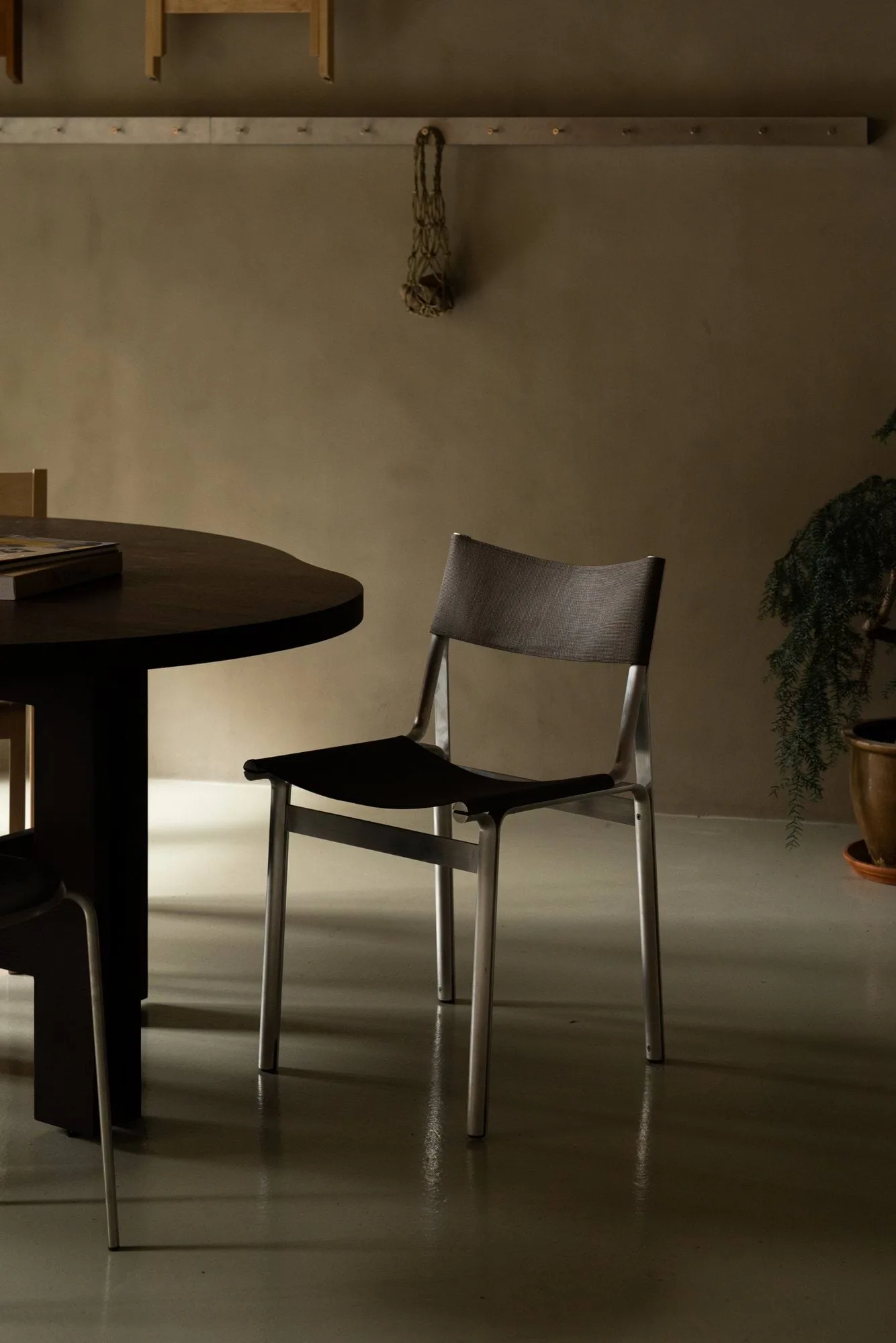 Union Stuhl, Aluminium-Taupe Mesh FRAMA