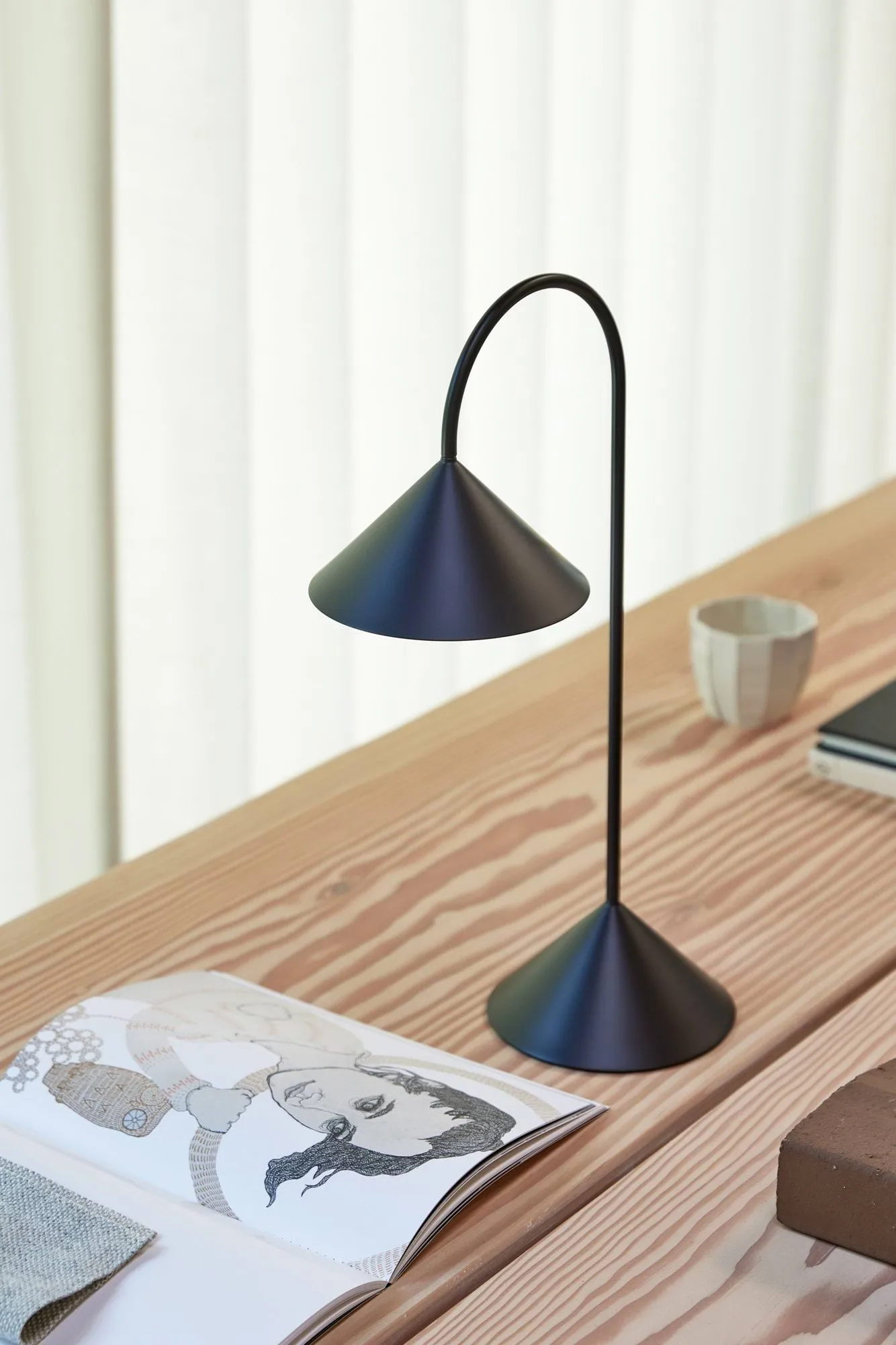 Grasp tragbare Tischleuchte, Matt Black, 47 cm Frandsen