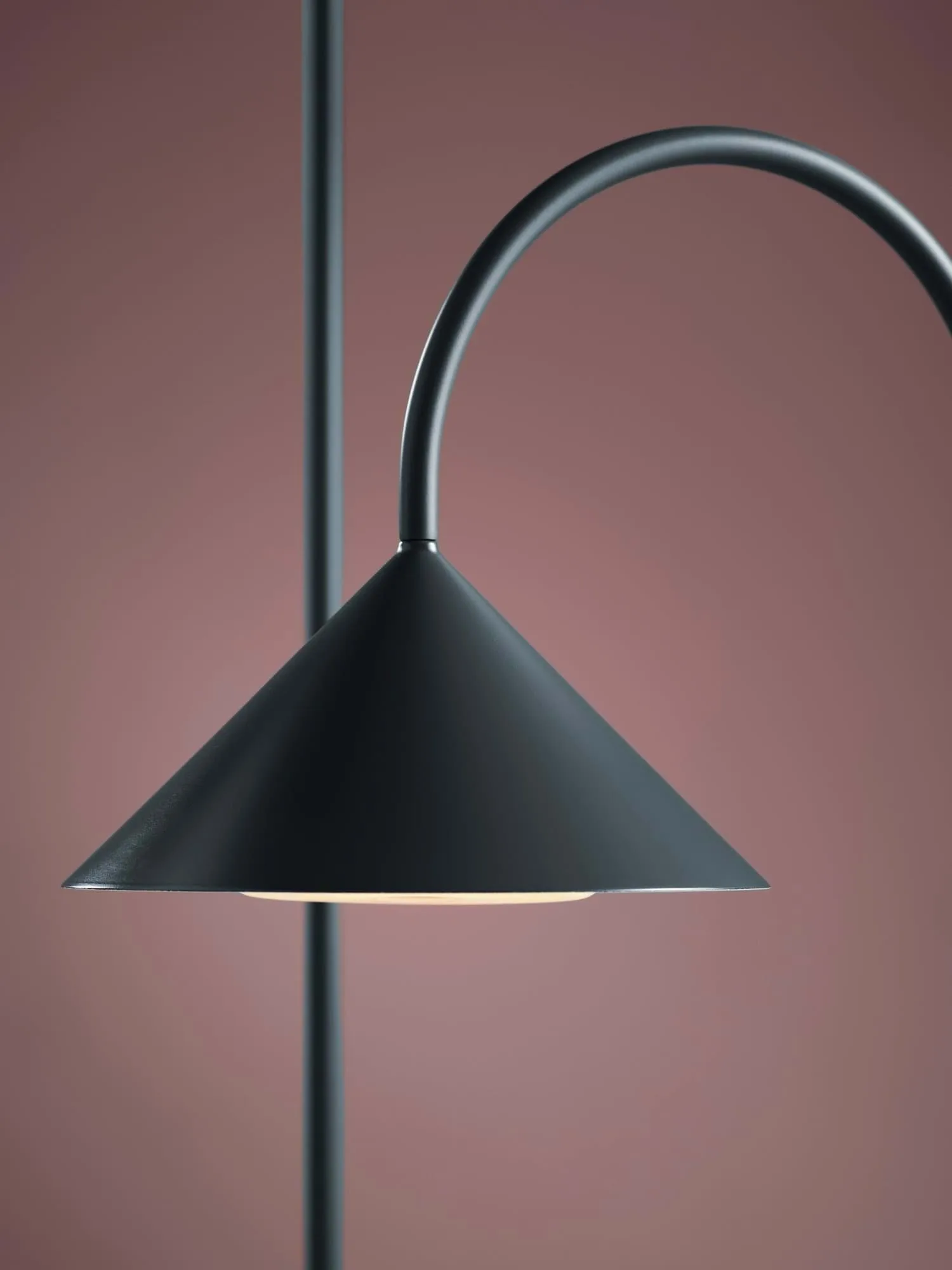 Grasp tragbare Tischleuchte, Matt Petroleum, 72 cm Frandsen