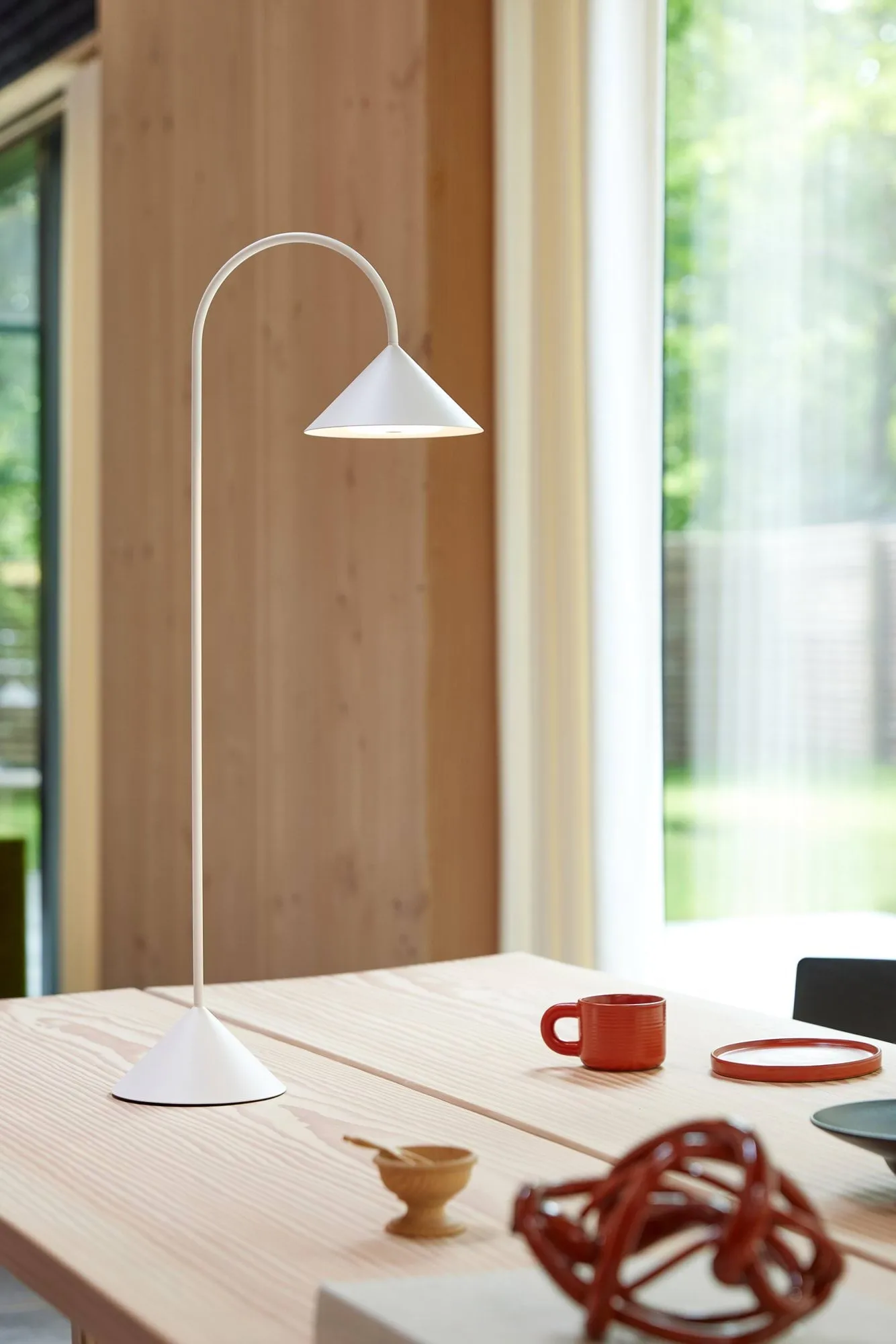 Grasp tragbare Tischleuchte, Matt White, 72 cm Frandsen