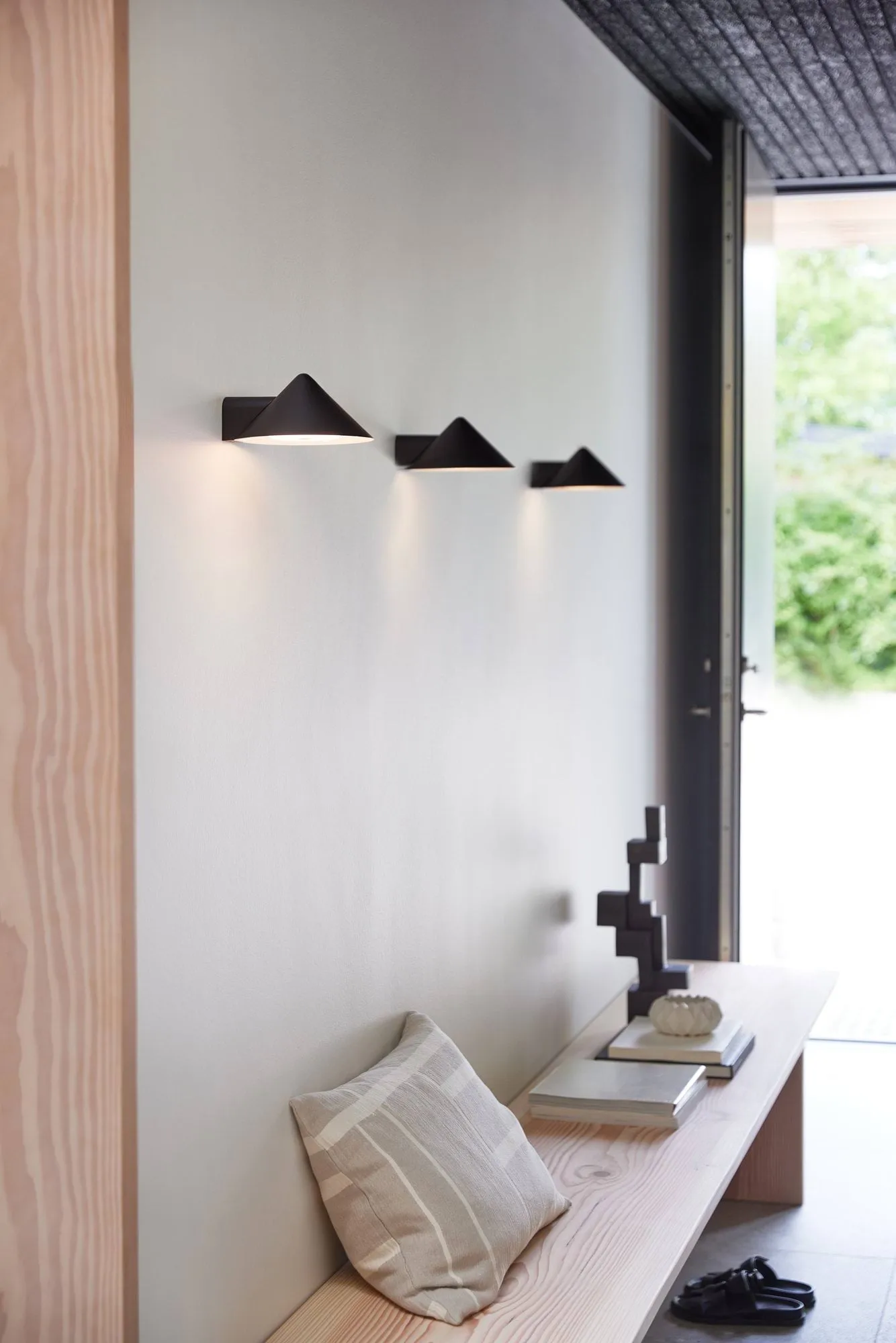 Grasp Wandleuchte, Matt Black Frandsen