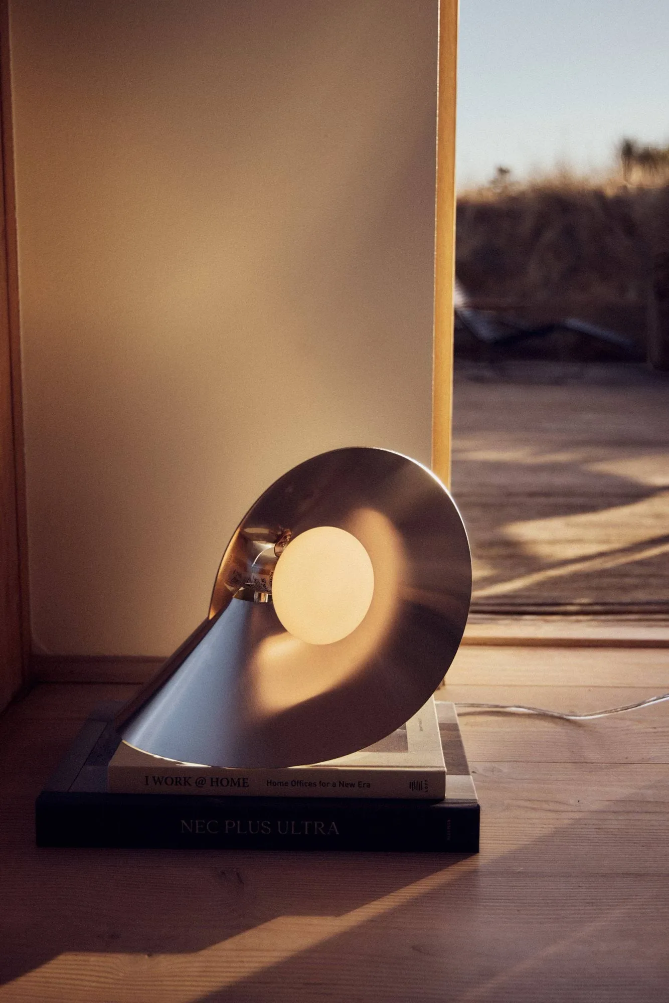 Peel Tischleuchte, Brushed stainless steel Frandsen