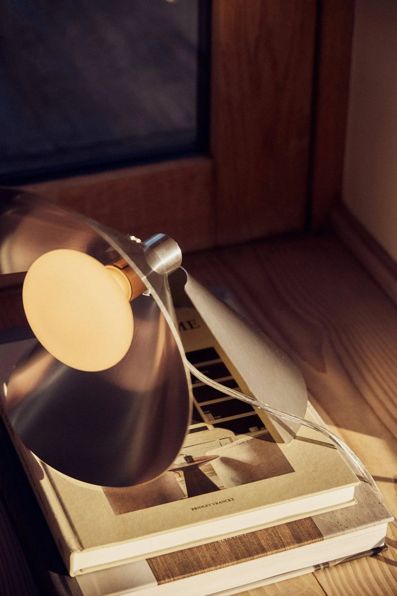 Peel Tischleuchte, Brushed stainless steel Frandsen