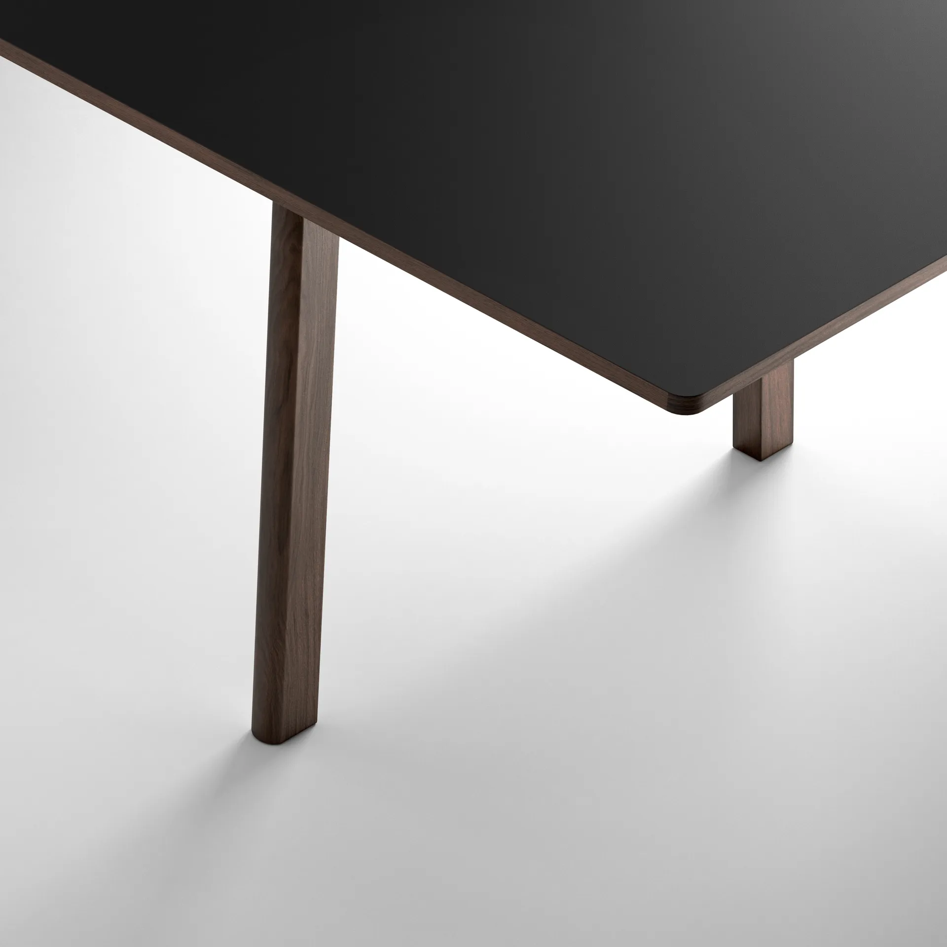 Ana Esstisch 220-320x95 cm, Nanolaminat schwarz-geräucherte Eiche Fredericia Furniture