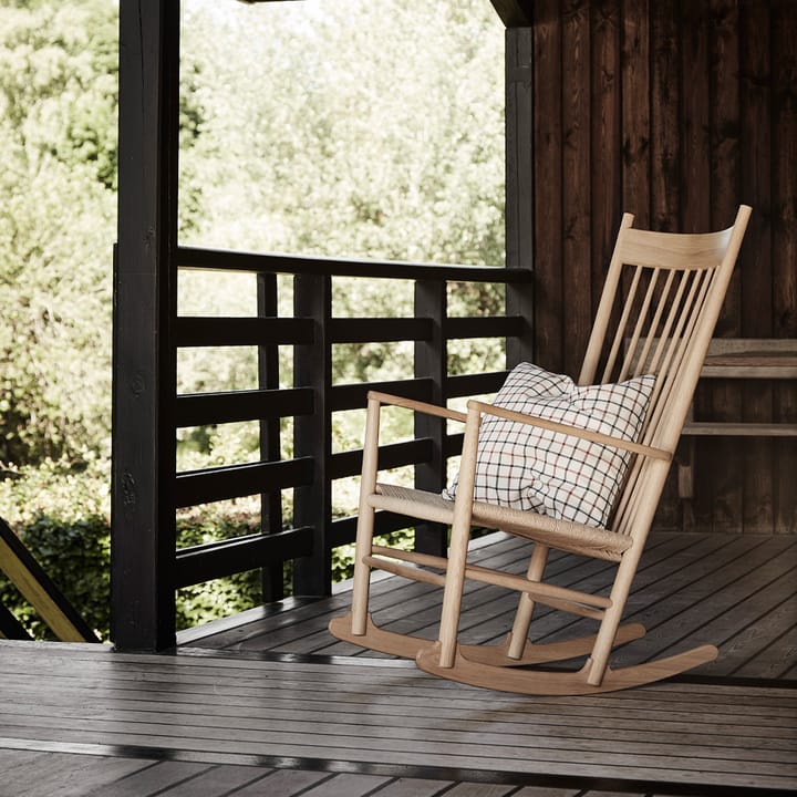 J16 Schaukelstuhl, Schwarz-schwarzlackierte Eiche Fredericia Furniture