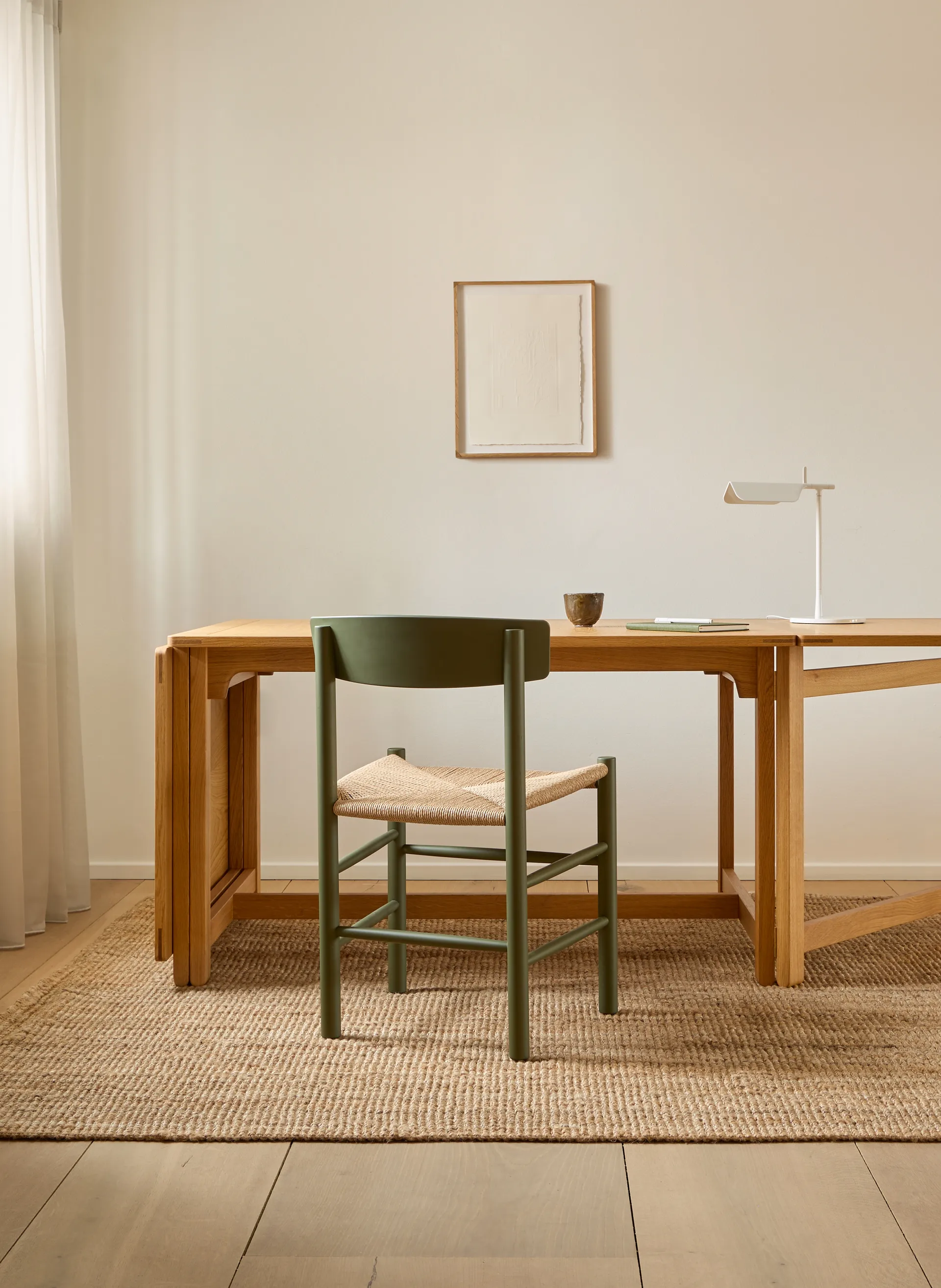 J39 Stuhl, Khaki green-geflecht natur Fredericia Furniture
