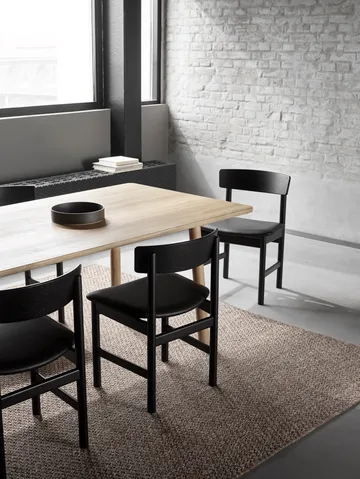 J39 Stuhl - Schwarz lackierte Buche-Leder Omni 301 schwarz - Fredericia Furniture