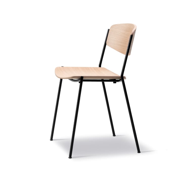 Lynderup 3080 Stuhl, Lackierte Eichen- schwarze Stahlstativ Fredericia Furniture