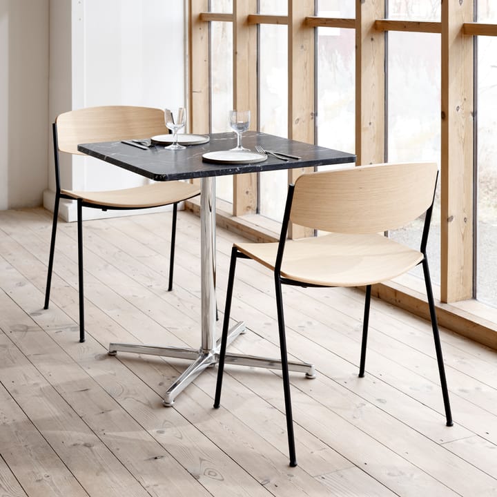 Lynderup 3080 Stuhl, Lackierte Eichen- schwarze Stahlstativ Fredericia Furniture