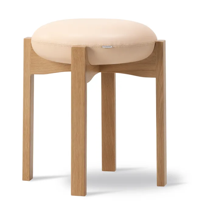 Pioneer Hocker niedrig - Leder Vegeta 90-lackierte Eiche - Fredericia Furniture
