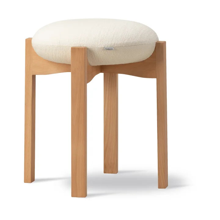 Pioneer Hocker niedrig - Odino NE22 Off white-geölte Buche - Fredericia Furniture