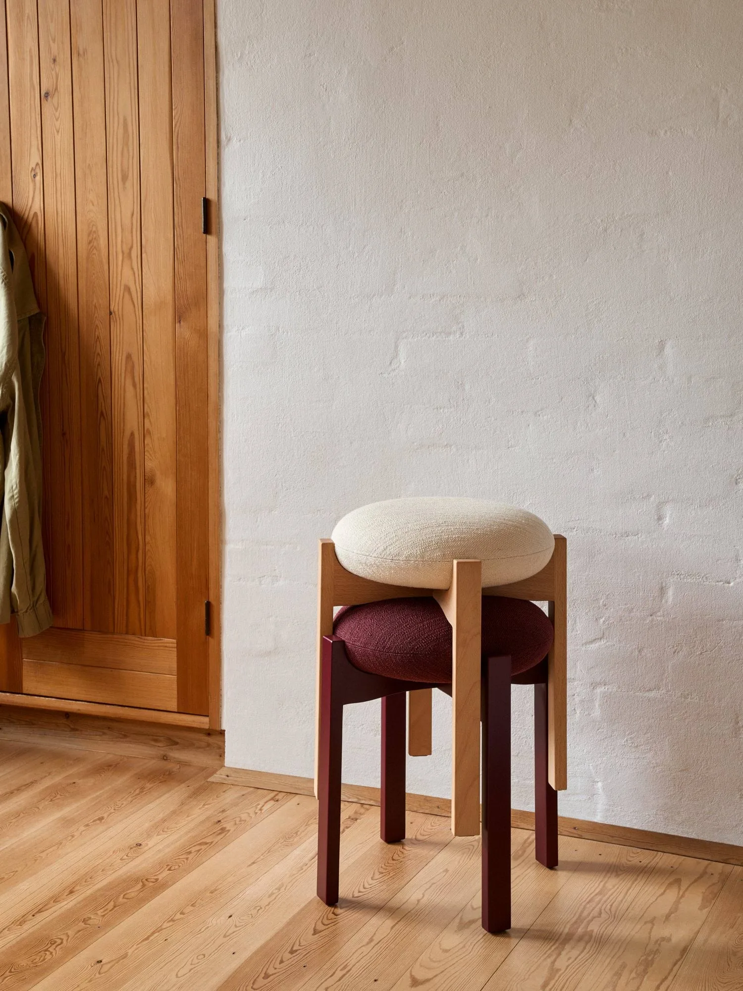 Pioneer Hocker niedrig, Odino NE22 Off white-geölte Buche Fredericia Furniture