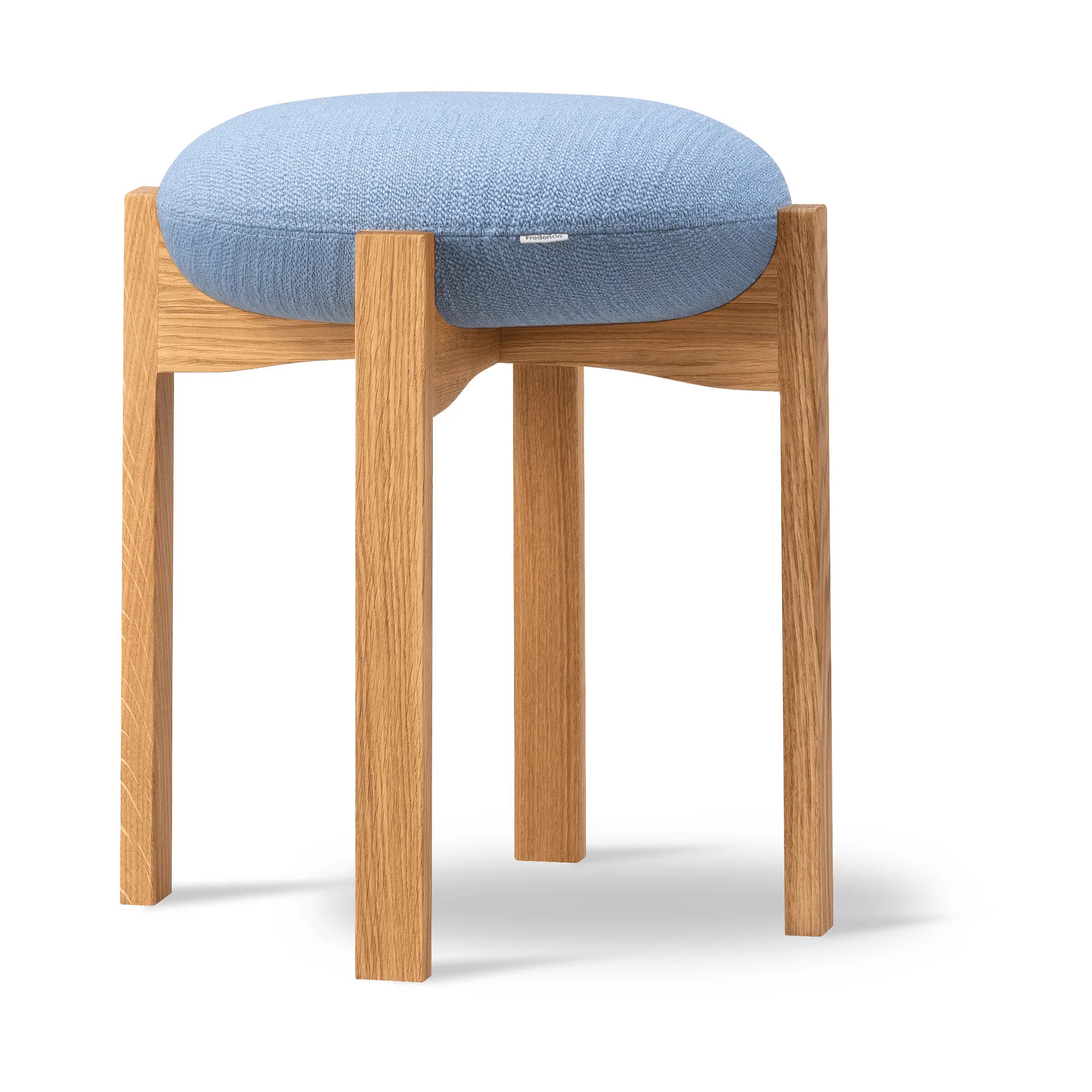 Pioneer Hocker niedrig, Odino PV82 light blue-lackierte Eiche Fredericia Furniture
