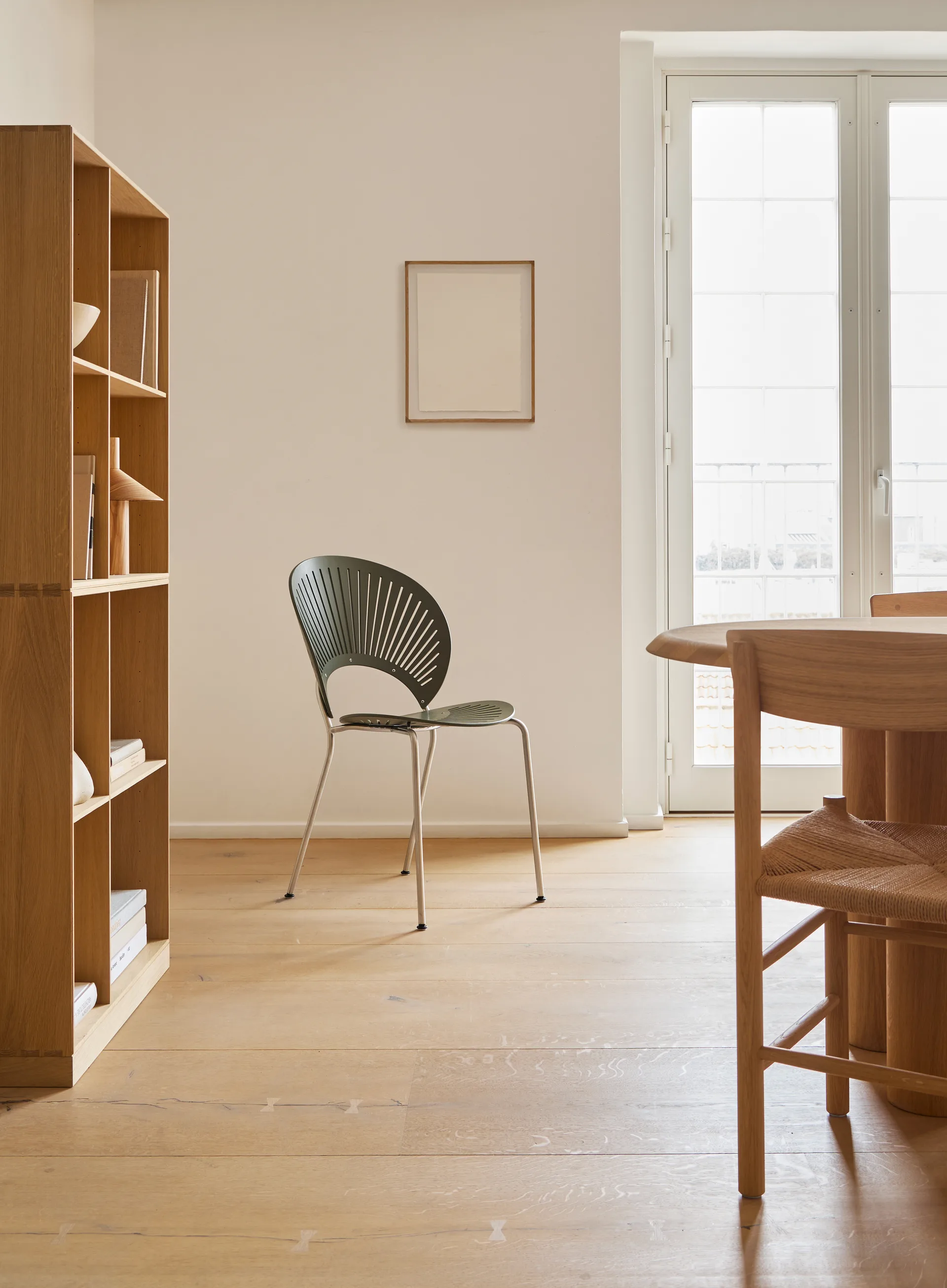 Trinidad 3398 Stuhl, Khaki green-krom Fredericia Furniture