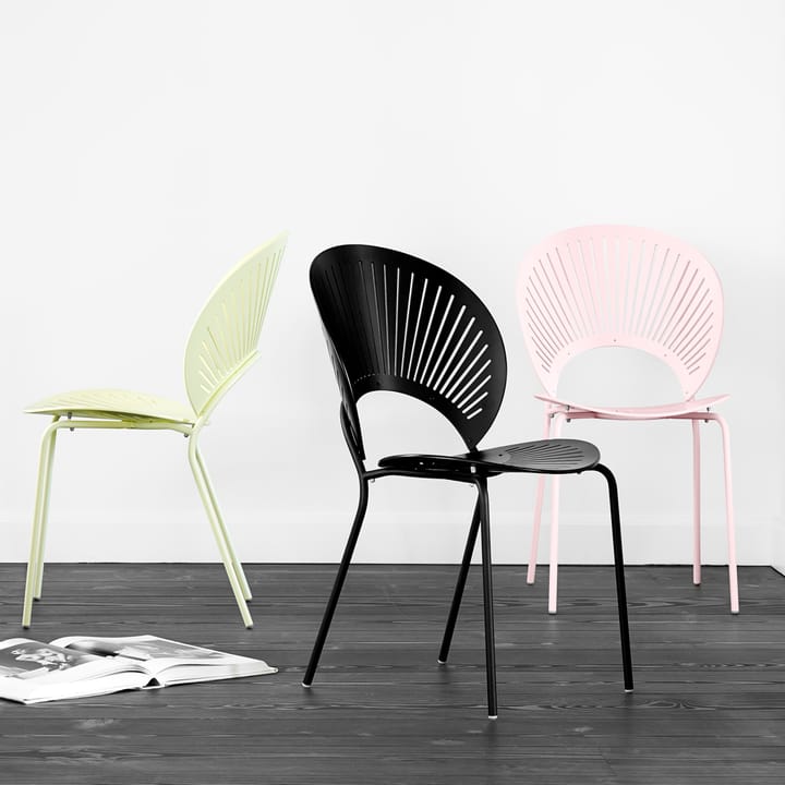 Trinidad 3398 Stuhl, Schwarz gebeizte Aufbewahrungsdose-Bein schwarz Fredericia Furniture