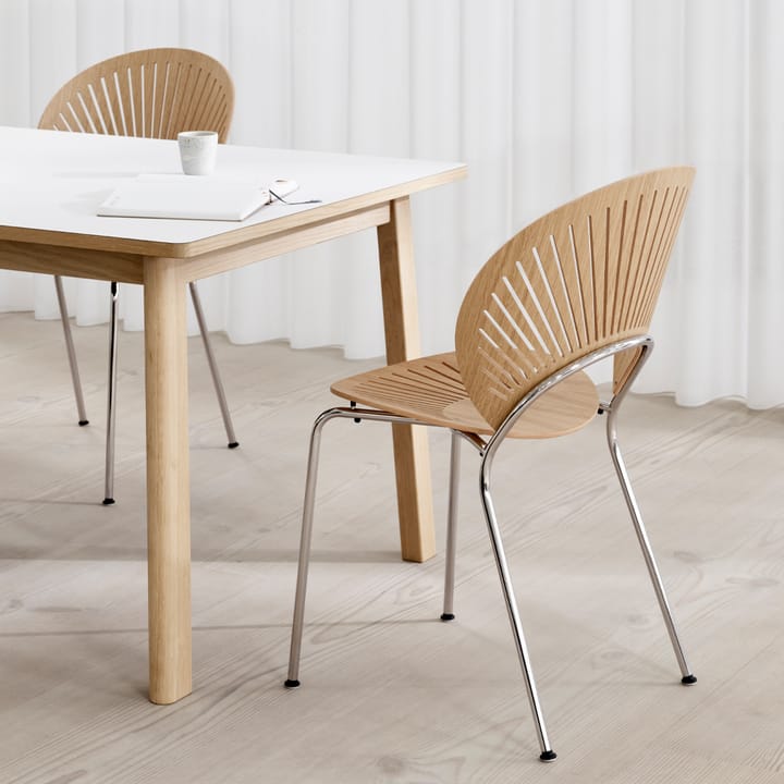 Trinidad 3398 Stuhl, Schwarz gebeizte Aufbewahrungsdose-Bein schwarz Fredericia Furniture