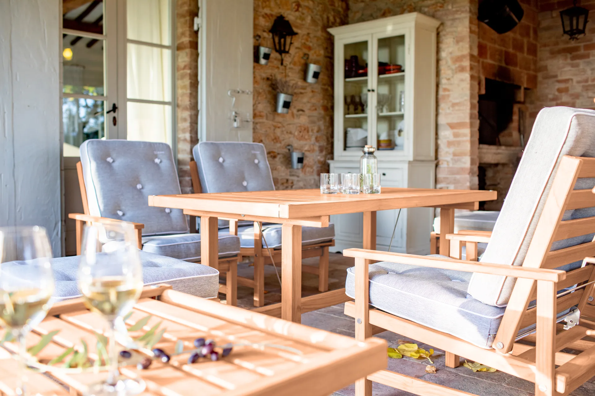 49 Rolltisch, Redwood, 48x45 cm Fri Form