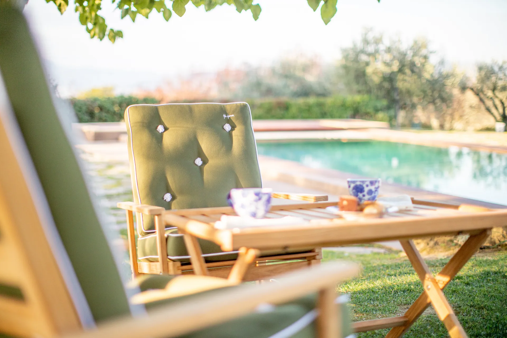 60 Tabett-Tisch, Teak, 59x94 cm Fri Form