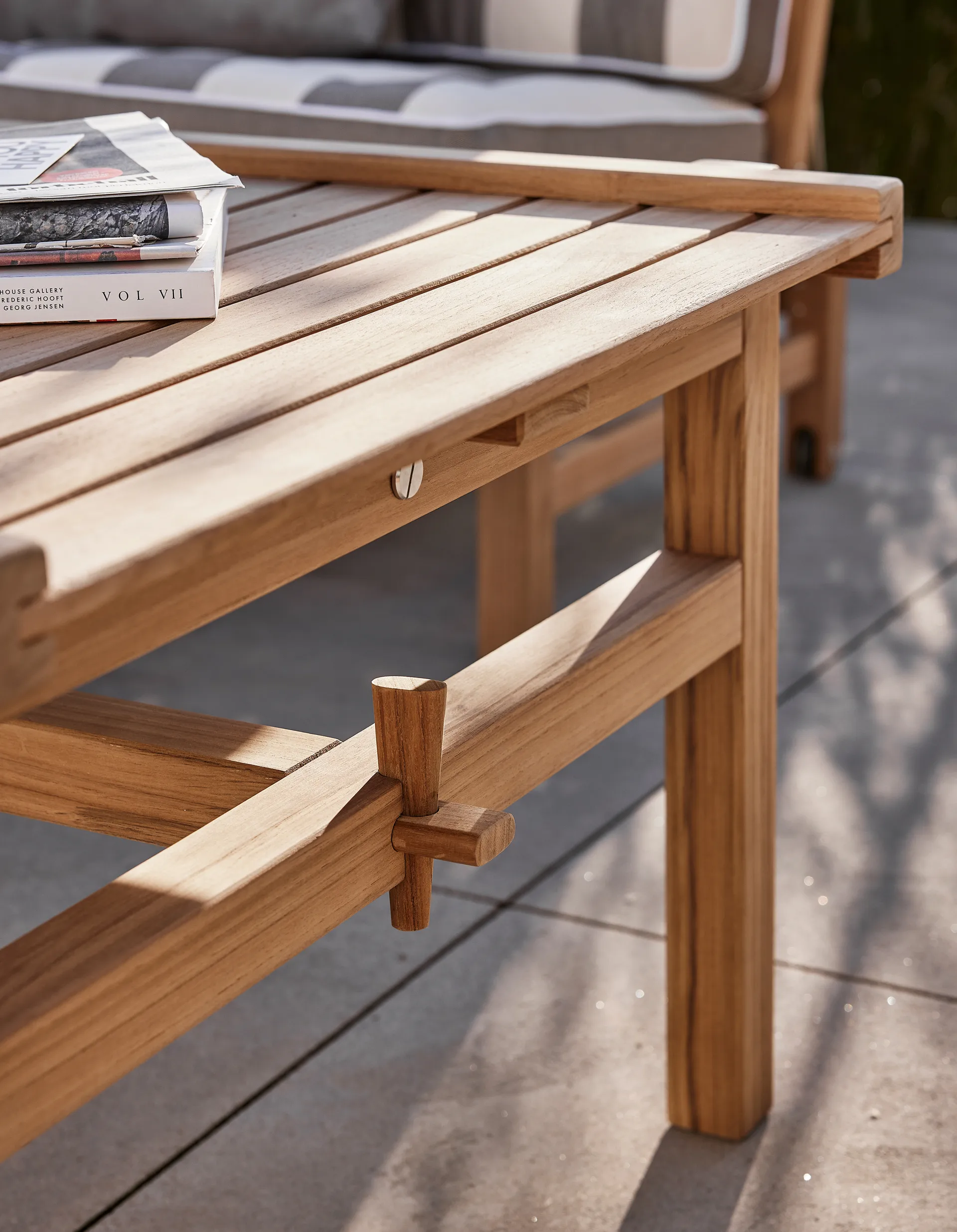 63 Tisch, Teak, 150x73x51 cm Fri Form