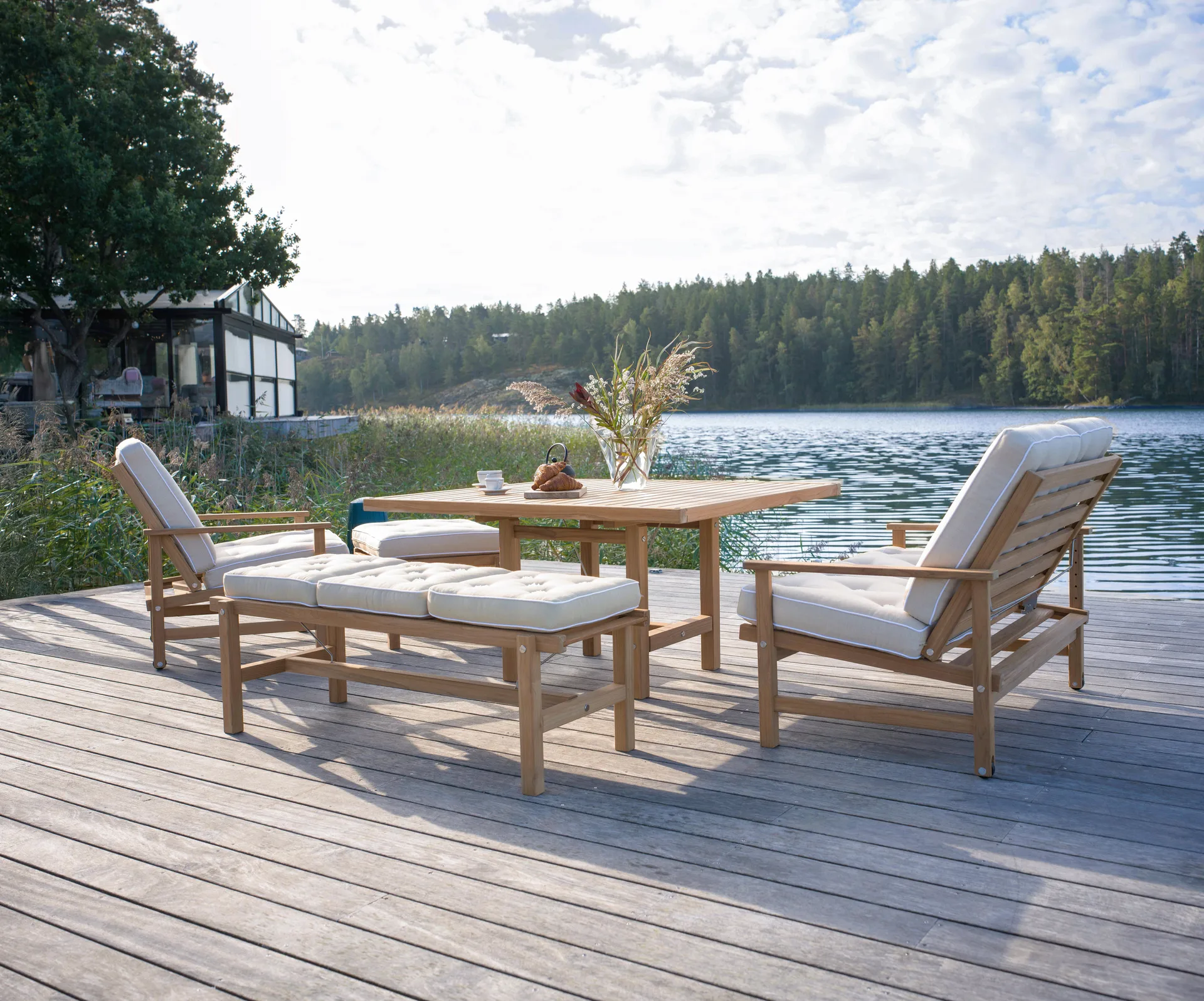 65 Tisch, Teak, 128x120x68 cm Fri Form