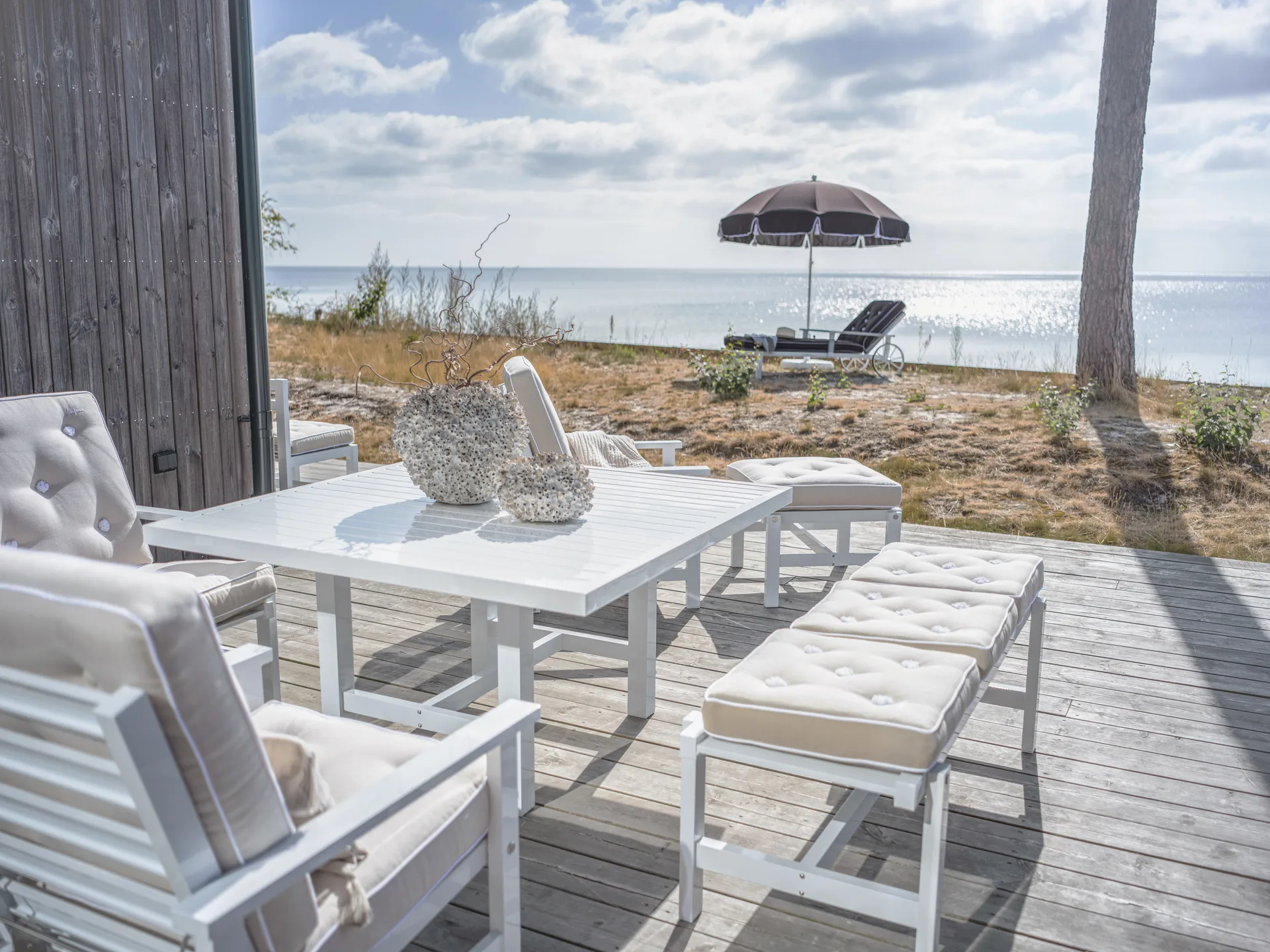 65 Tisch, White, 124x133x66 cm Fri Form