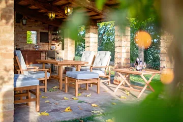 92 Hocker - Redwood - Fri Form