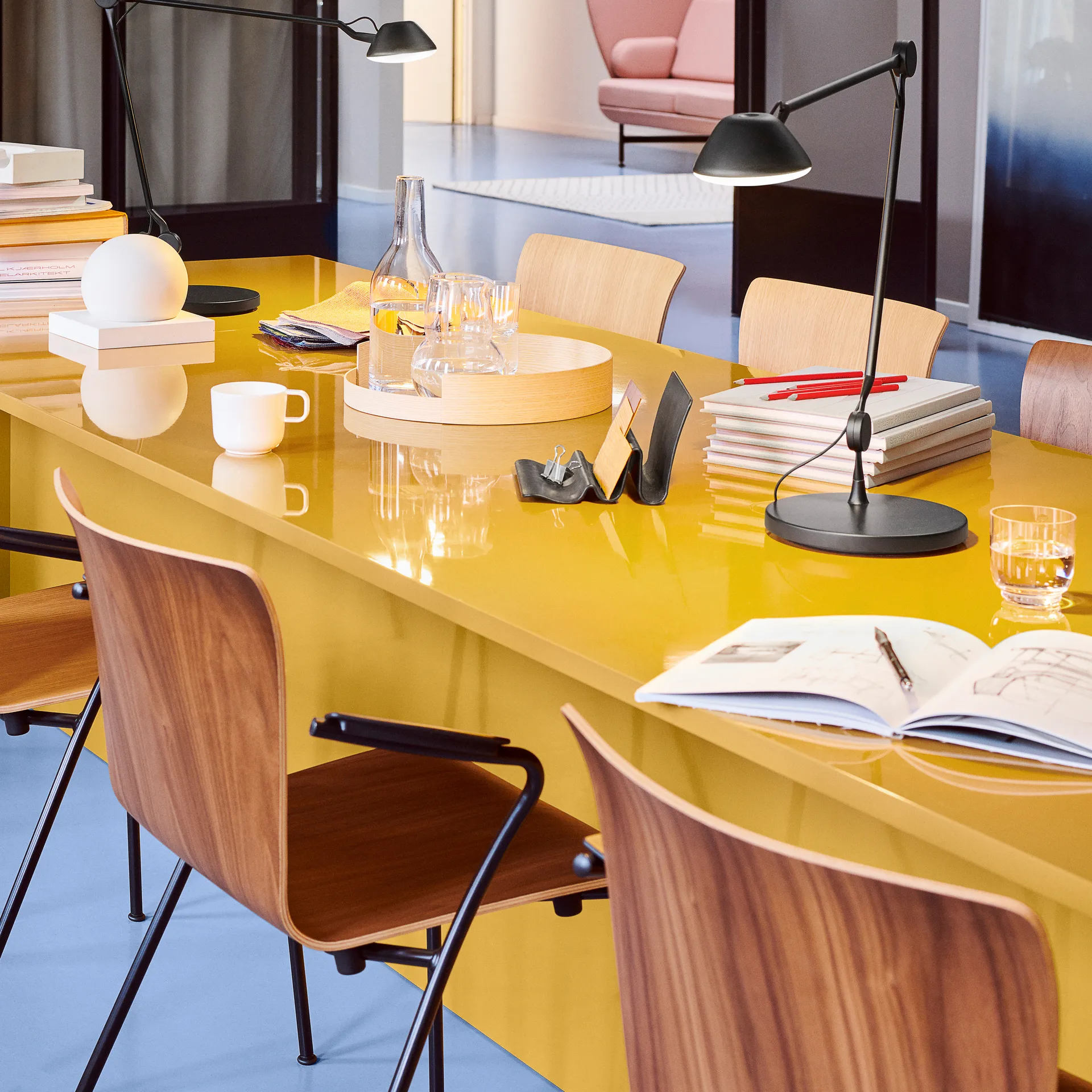 AQ01 Tischleuchte, Schwarz Fritz Hansen