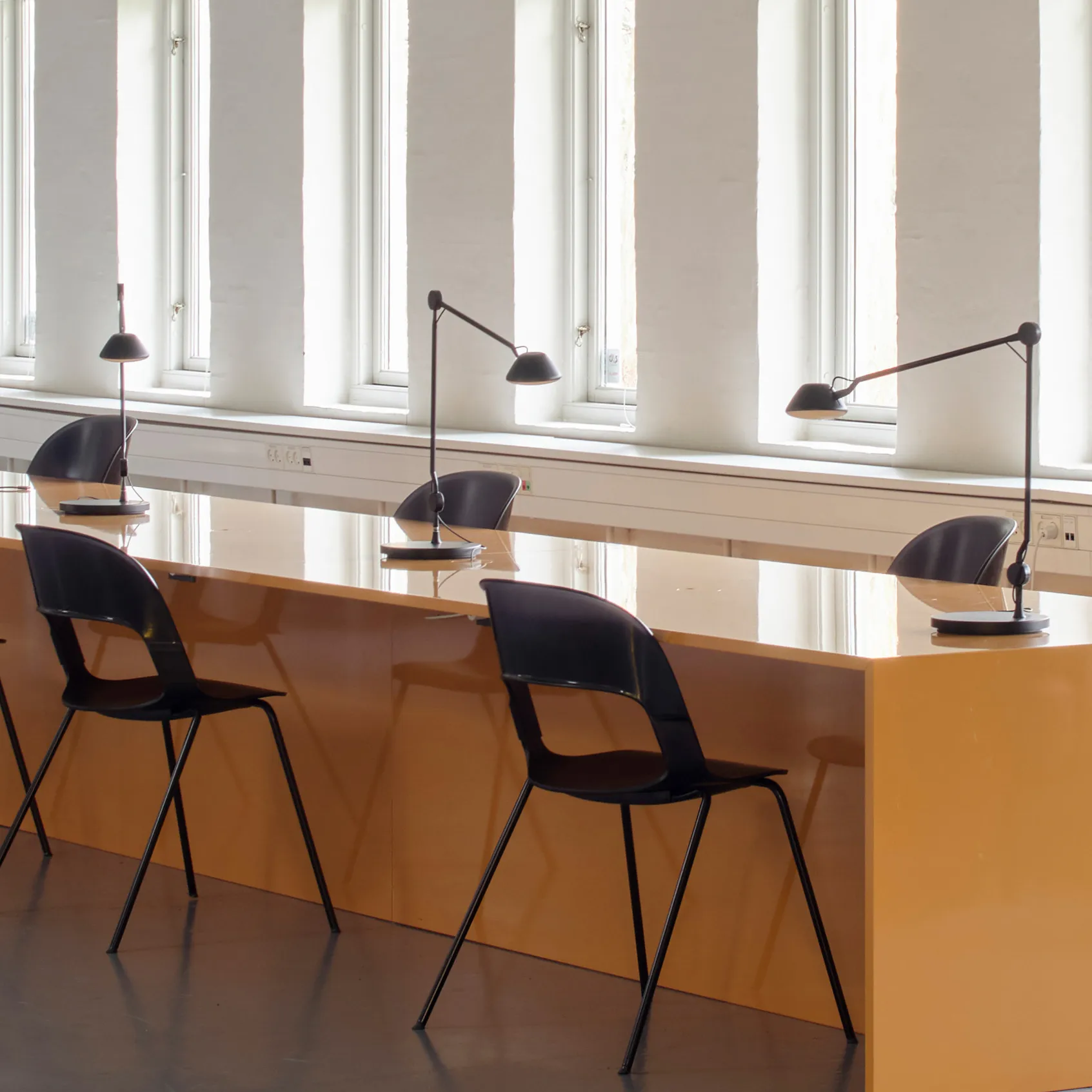 AQ01 Tischleuchte, Schwarz Fritz Hansen