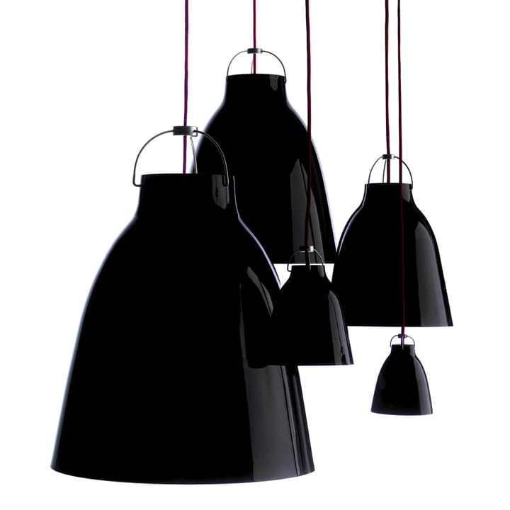 Caravaggio 1 Pendelleuchte, Schwarz-Rotes Textilkabel Fritz Hansen