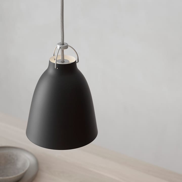 Caravaggio P1 Pendelleuchte matt - Black - Fritz Hansen