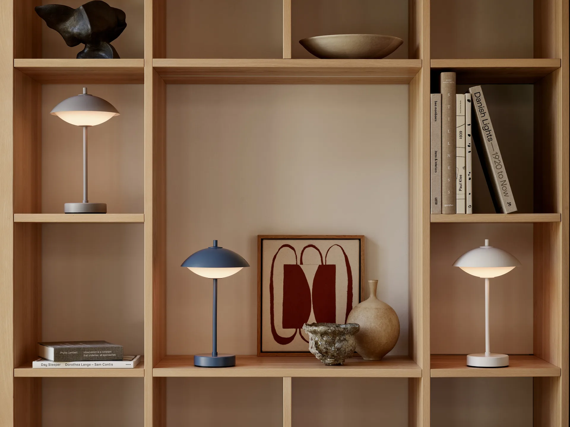 Clam portable Tischleuchte 31 cm, Nine grey Fritz Hansen