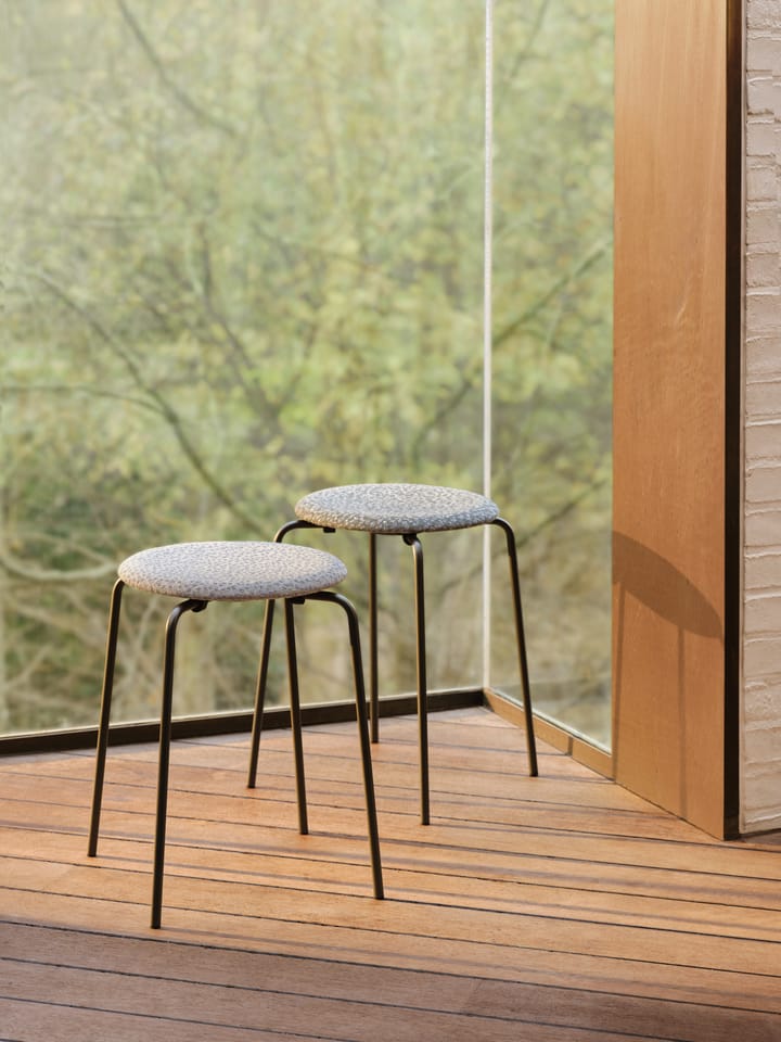 Dot Hocker Stoff, White-purple Fritz Hansen
