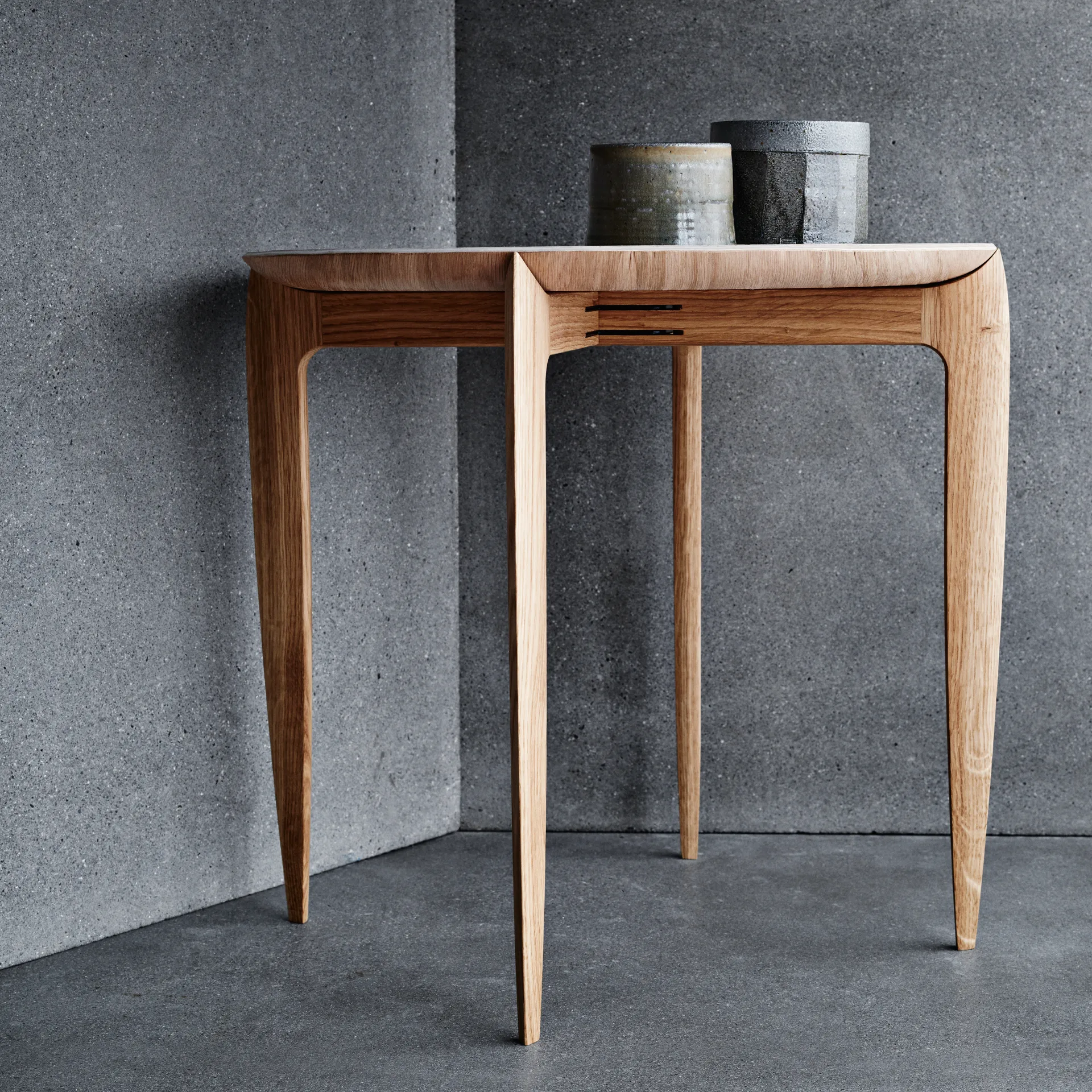 Foldable Tray Table Ø 45cm, Eiche Fritz Hansen