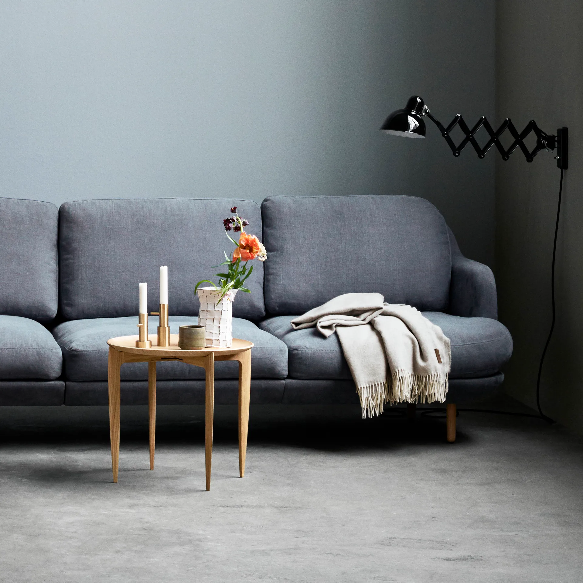 Foldable Tray Table Ø 45cm, Eiche Fritz Hansen