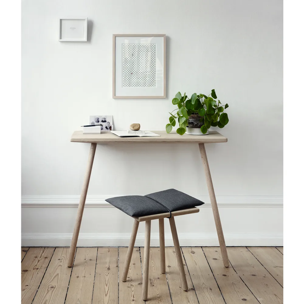 Georg Hocker, Linen, Eiche unbehandelt, inkl. Kissen aus Leinen Fritz Hansen