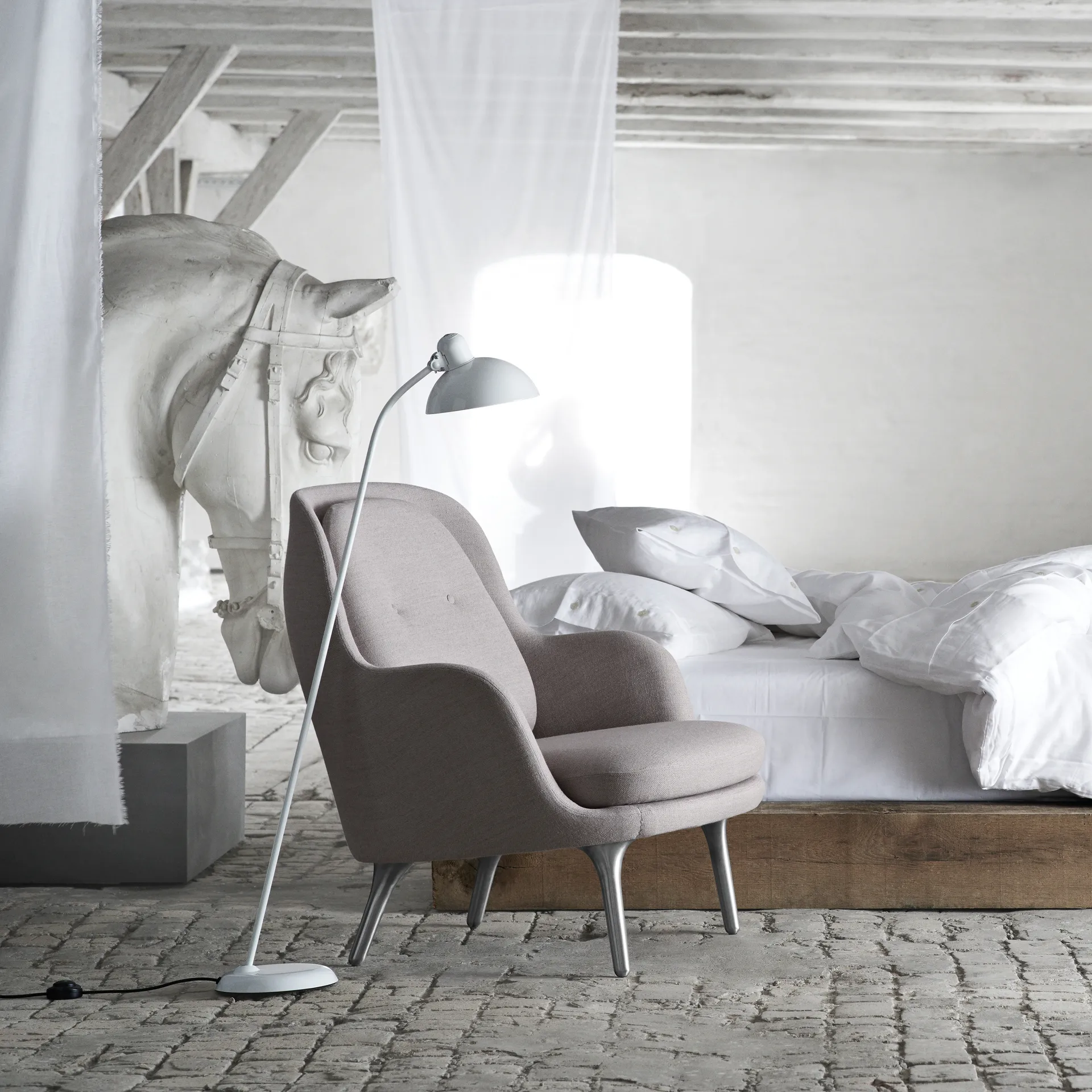 Kaiser Idell 6556-F Stehleuchte, White Fritz Hansen
