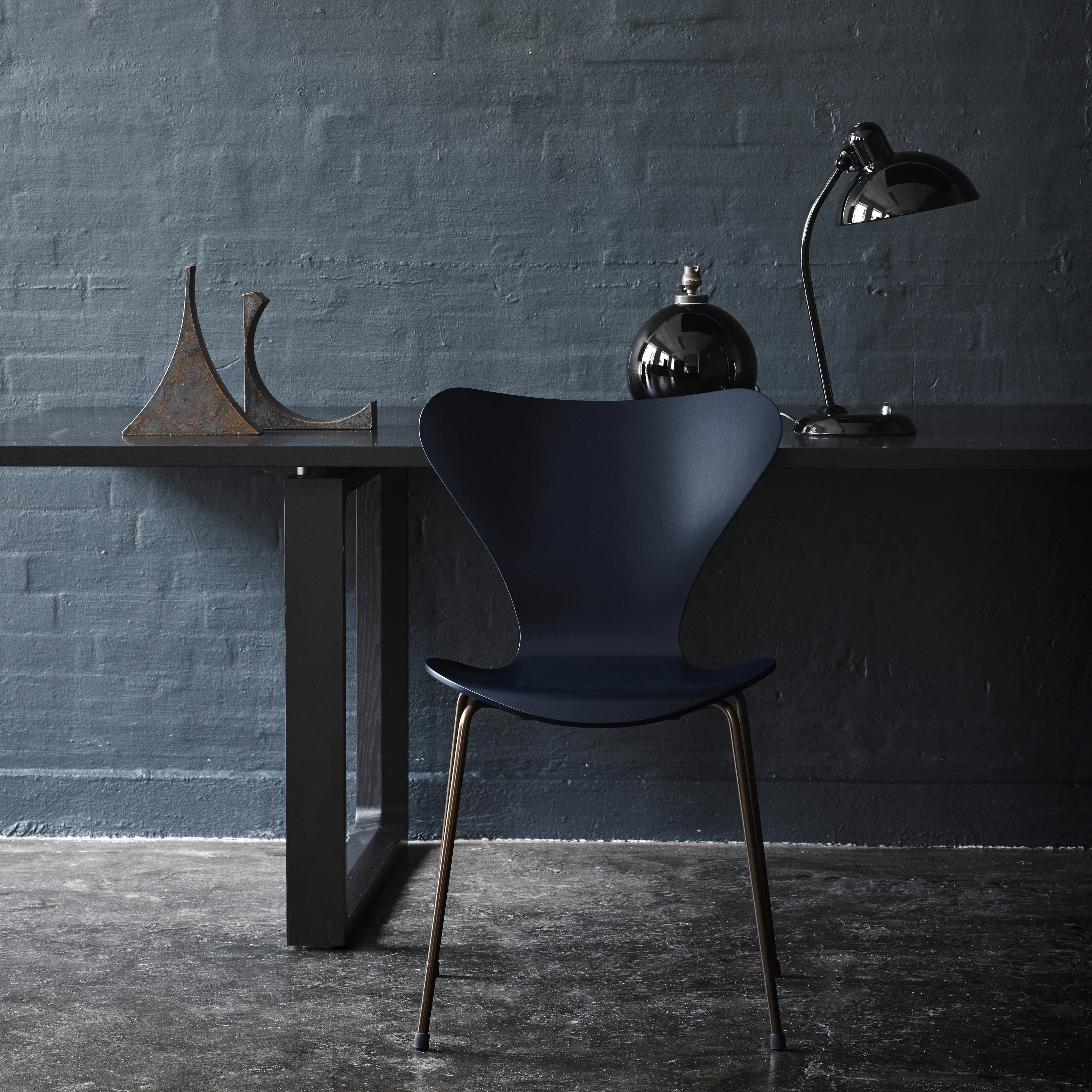 Fritz Hansen Kaiser Idell 6556-F ブラック正規品 Fritz Hansen】「Kaiser Idell 6556-F floor lamp, matt black
