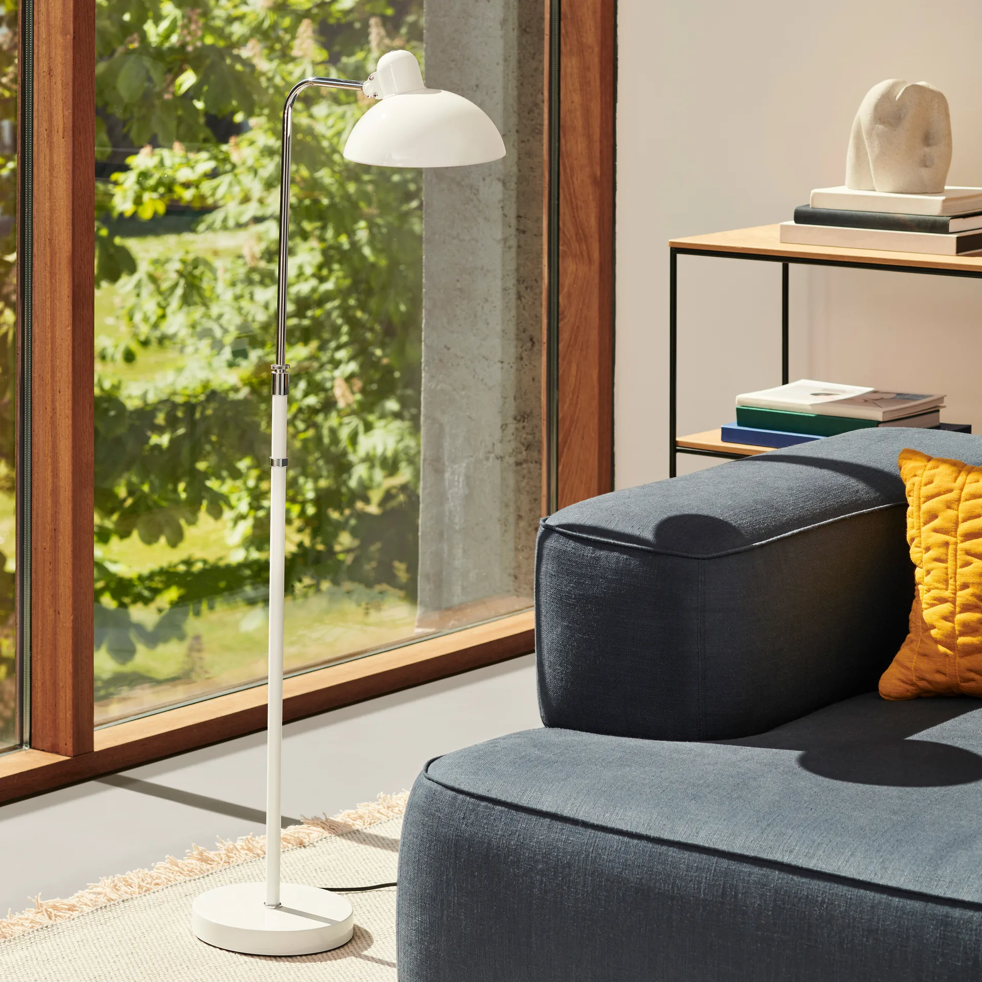 Kaiser Idell 6580-F Luxus Stehleuchte, White Fritz Hansen