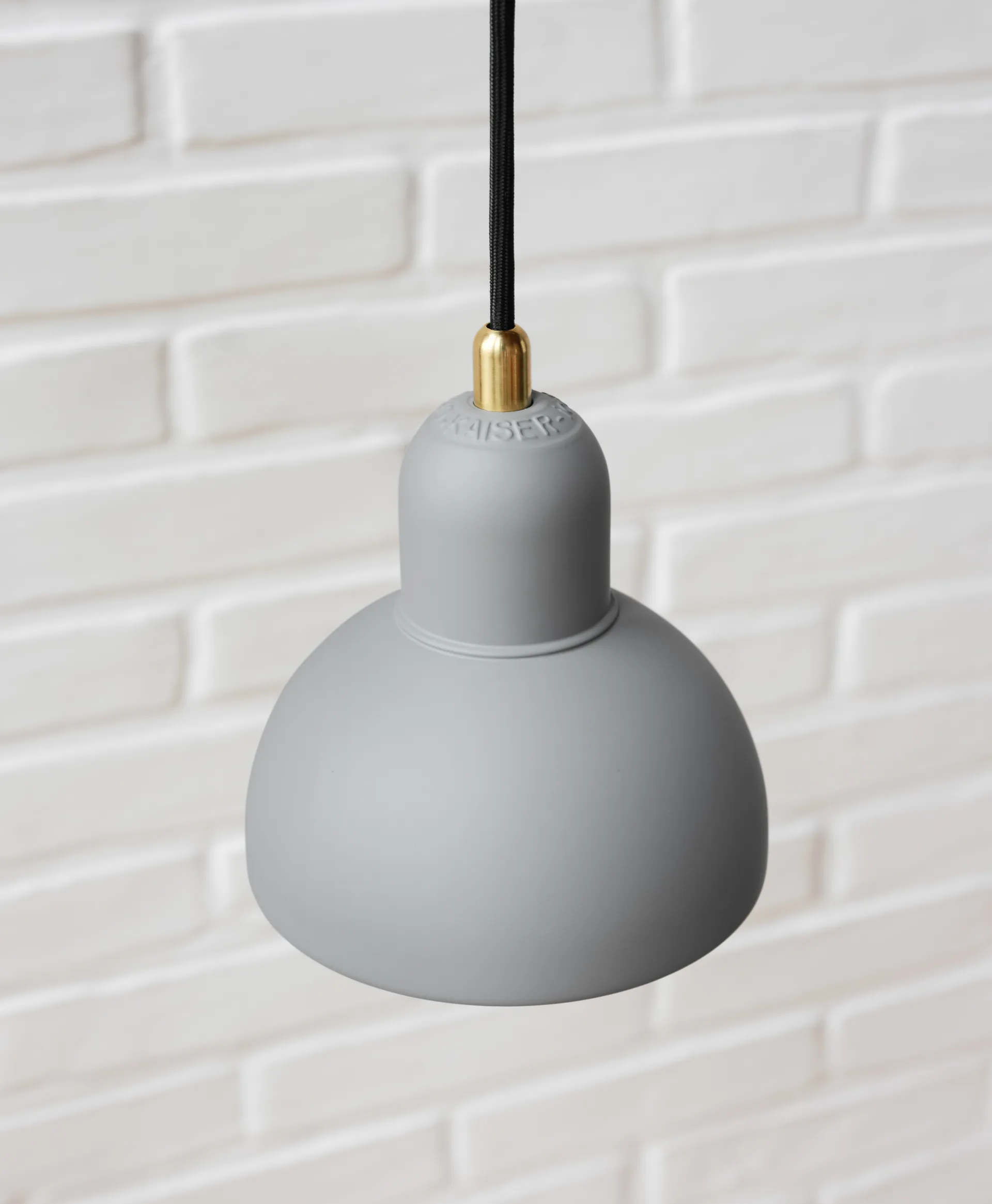 Kaiser Idell 6722-P Pendelleuchte, Easy Grey Fritz Hansen