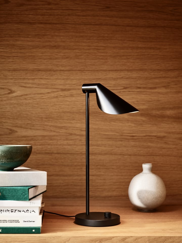 MS022 Tischleuchte - Black - Fritz Hansen