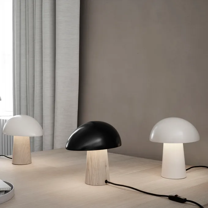 Night Owl Tischleuchte Esche von Fritz Hansen online kaufen bei