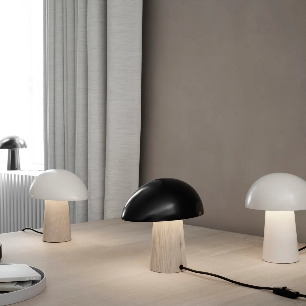 Night Owl Tischleuchte Esche von Fritz Hansen online kaufen bei