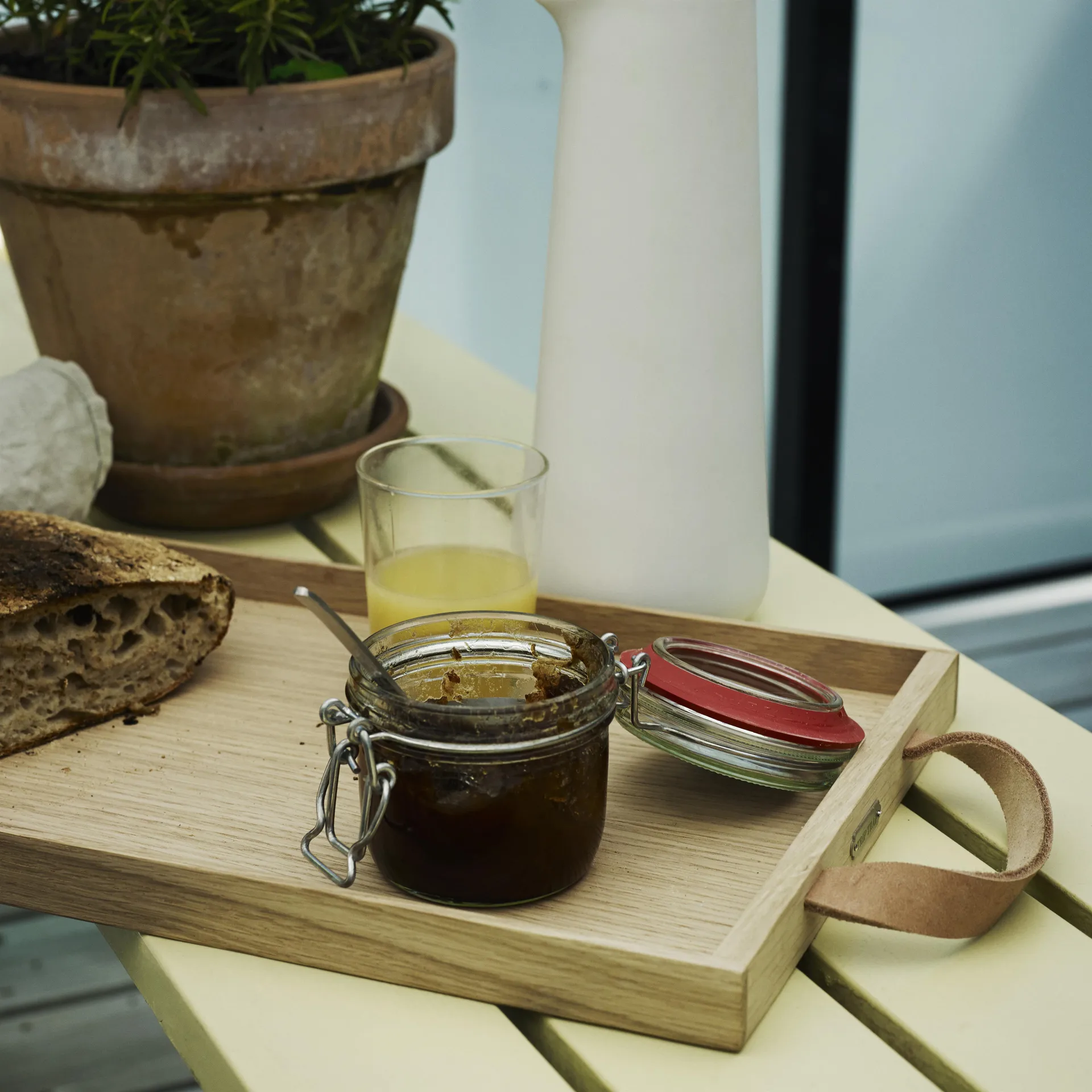 Norr Tablett, Eiche Fritz Hansen