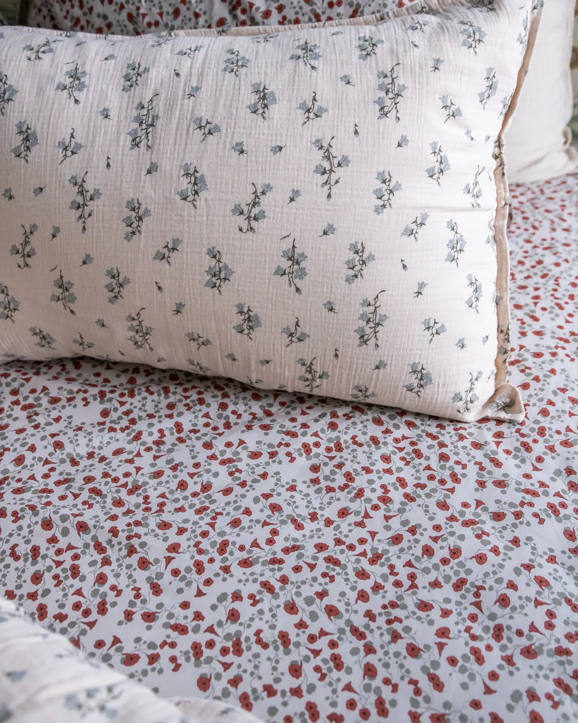 Bluebell Muslin Kissenbezug, 50x90 Garbo&Friends