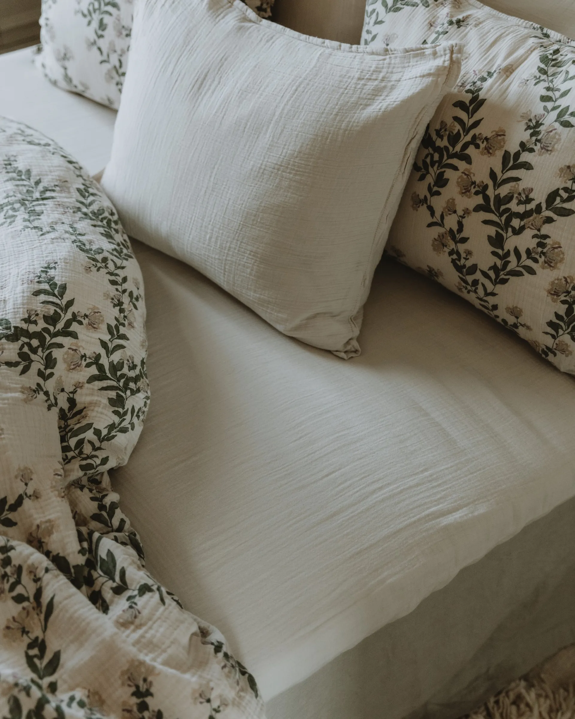 Eggshell Muslin Spannbettlaken, 160x200x30 cm Garbo&Friends