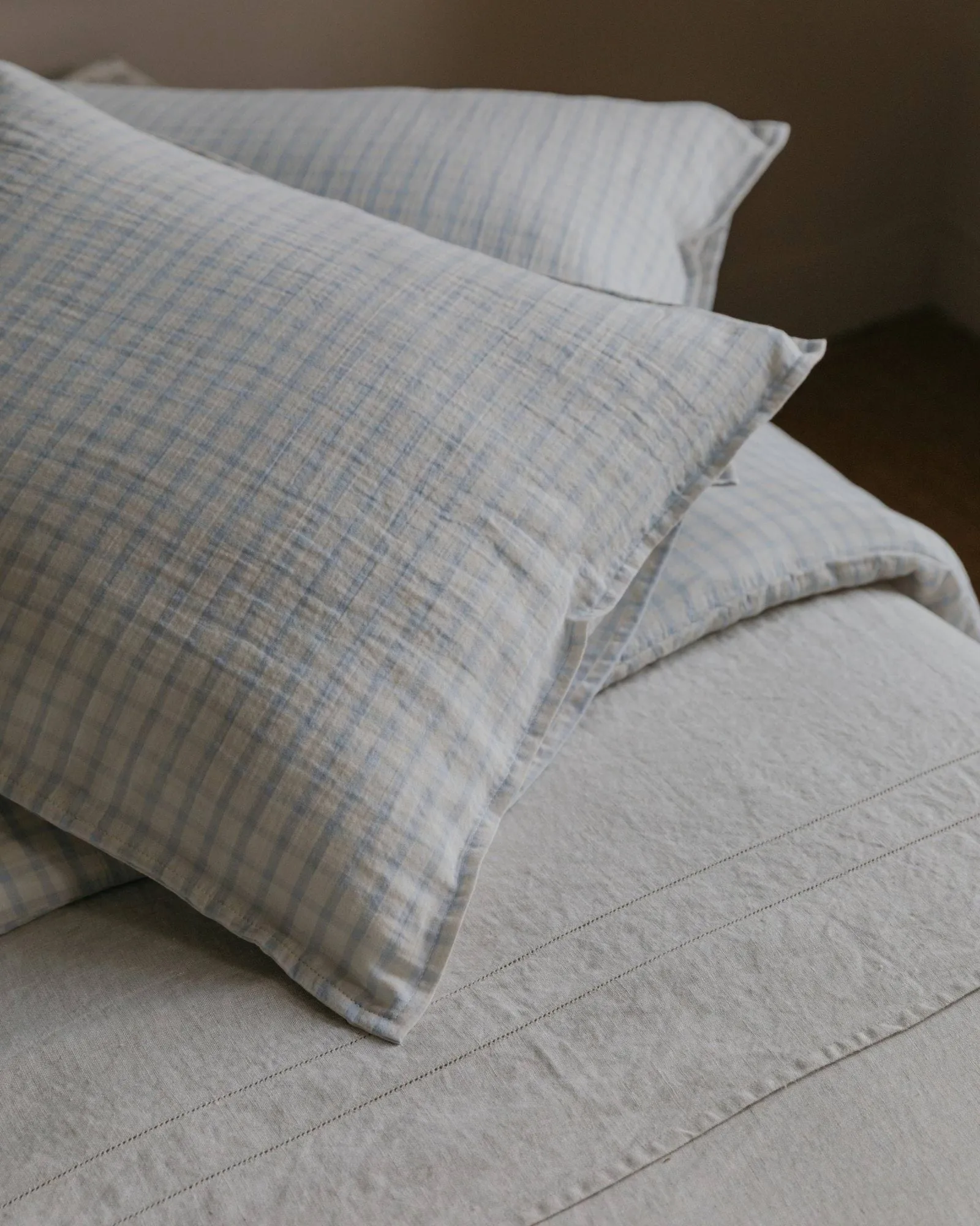 Gingham Sky Blue Muslin Kissenbezug, Sky 80x80 cm Garbo&Friends
