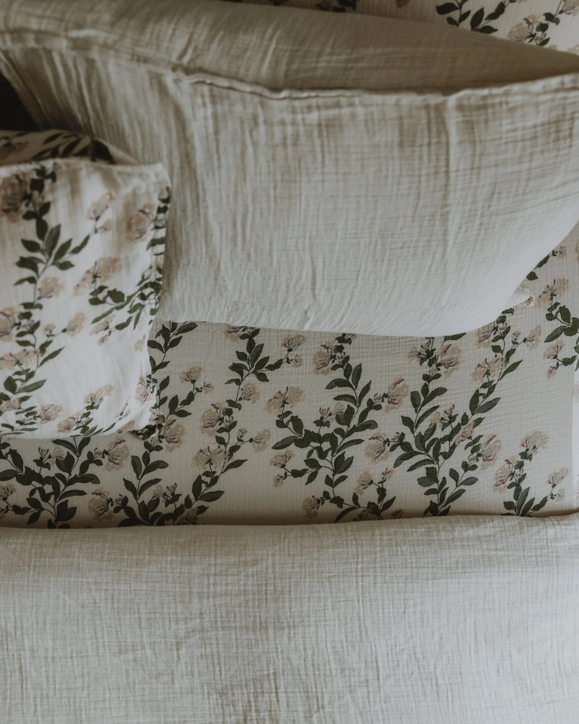 Honeysuckle Muslin Spannbettlaken, 160x200x30 cm Garbo&Friends