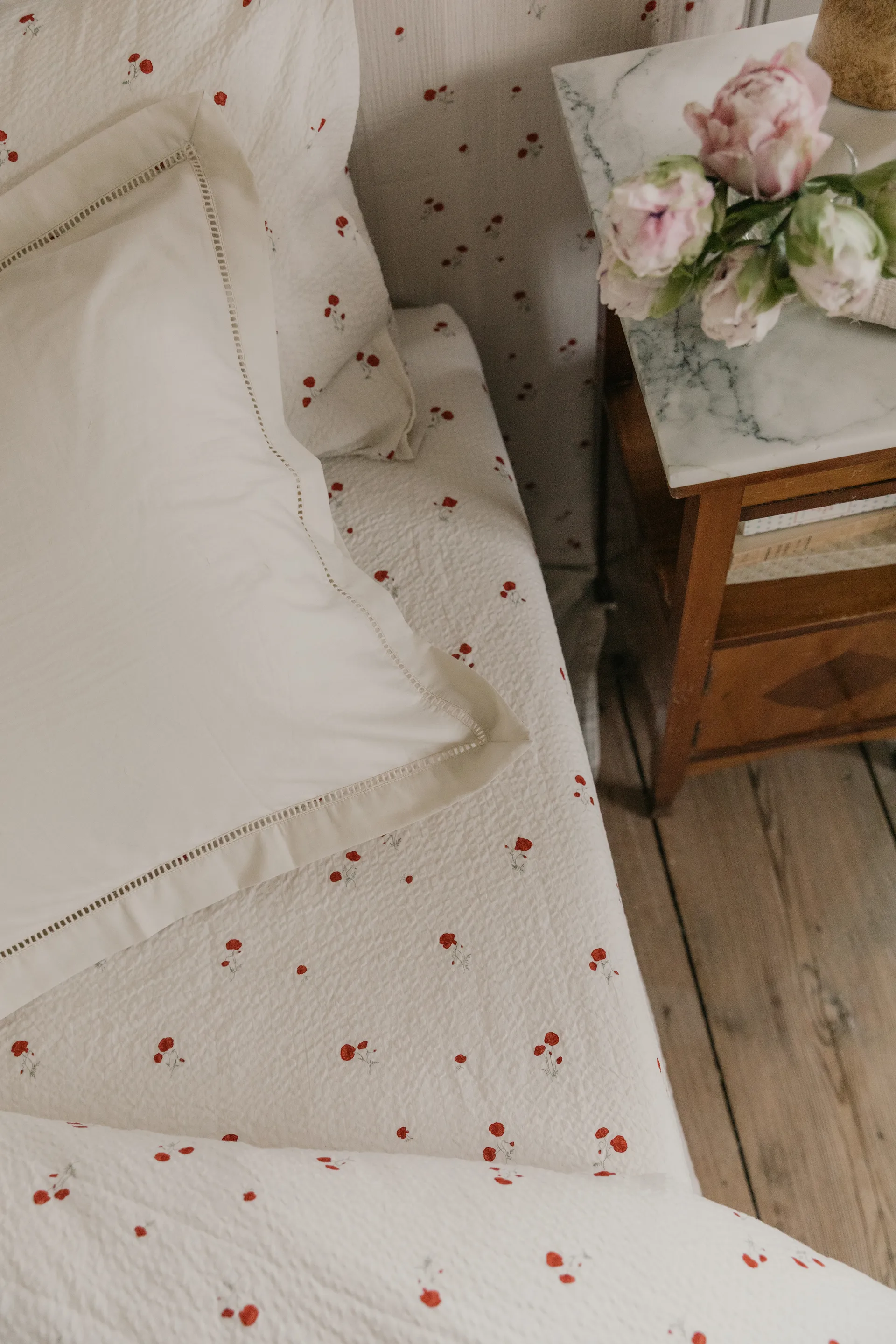 Poppy Seersucker Spannbettlaken, 90x200x30 cm Garbo&Friends